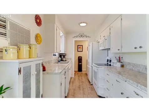 204 Sw 6th Avenue Canby OR 97013