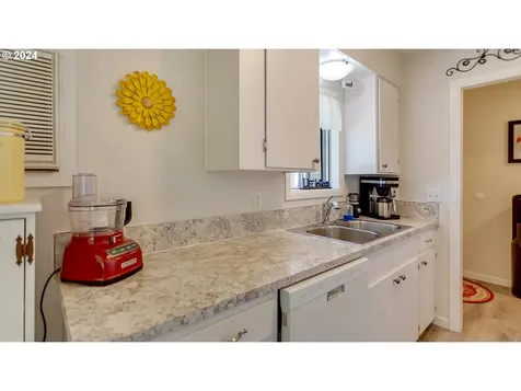 204 Sw 6th Avenue Canby OR 97013