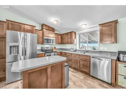 32080 NW Meadow Drive North Plains OR 97133