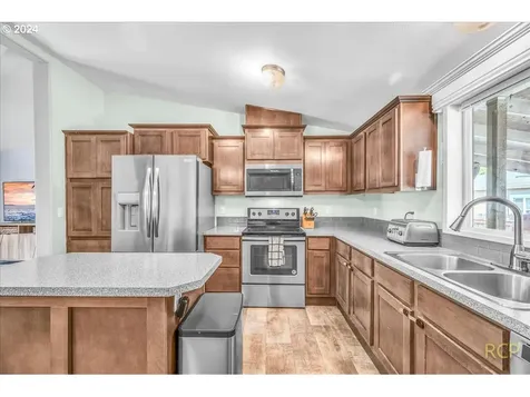 32080 NW Meadow Drive North Plains OR 97133