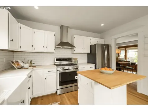 6317 Ne 6th Avenue Portland OR 97211
