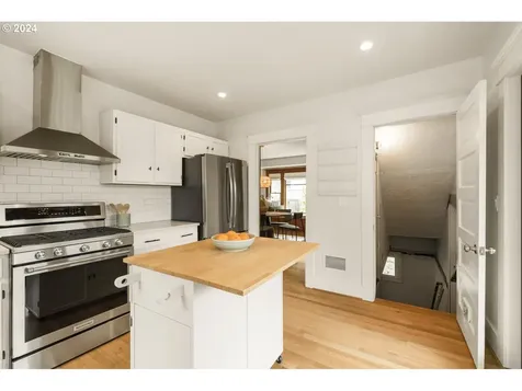 6317 Ne 6th Avenue Portland OR 97211