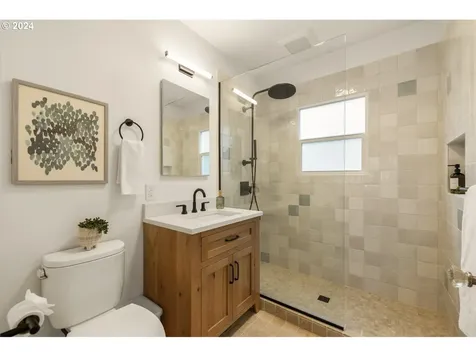 6317 Ne 6th Avenue Portland OR 97211