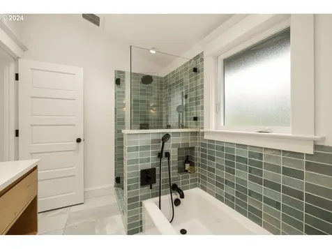 6317 Ne 6th Avenue Portland OR 97211