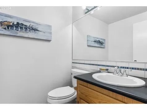 1143 Se Helene Court Hillsboro OR 97123