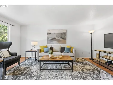 1143 Se Helene Court Hillsboro OR 97123