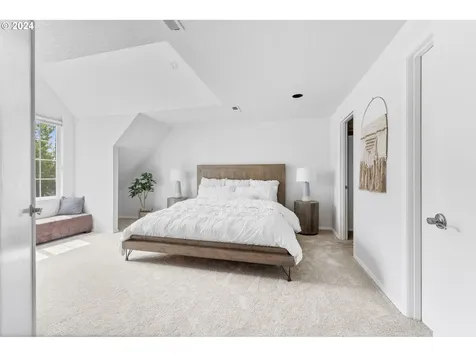 1143 Se Helene Court Hillsboro OR 97123