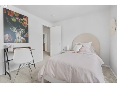 1143 Se Helene Court Hillsboro OR 97123