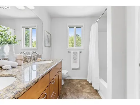 1143 Se Helene Court Hillsboro OR 97123