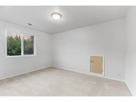 1143 Se Helene Court Hillsboro OR 97123