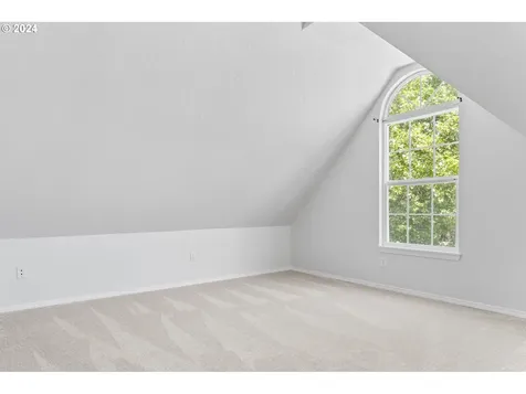 1143 Se Helene Court Hillsboro OR 97123