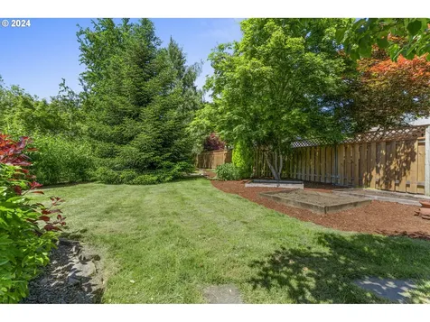 1143 Se Helene Court Hillsboro OR 97123