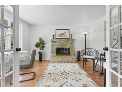 1143 Se Helene Court Hillsboro OR 97123