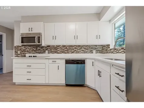 1816 NE 132nd Avenue Portland OR 97230