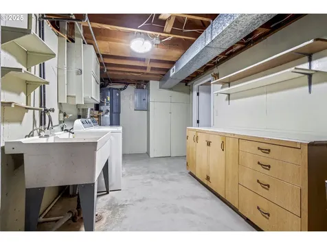 1816 NE 132nd Avenue Portland OR 97230