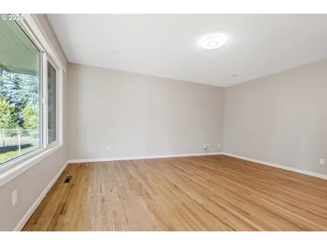1816 NE 132nd Avenue Portland OR 97230