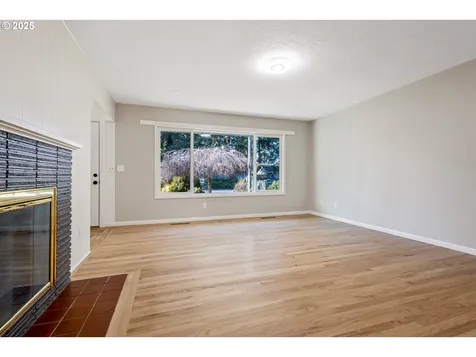 1816 NE 132nd Avenue Portland OR 97230