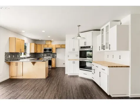 8570 Aumsville Highway Se Salem OR 97317