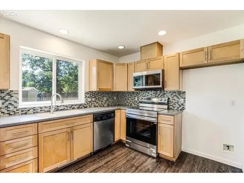 8570 Aumsville Highway Se Salem OR 97317