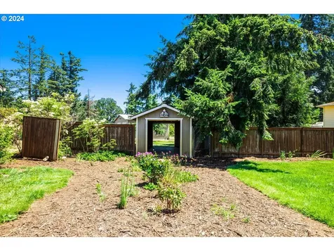 8570 Aumsville Highway Se Salem OR 97317