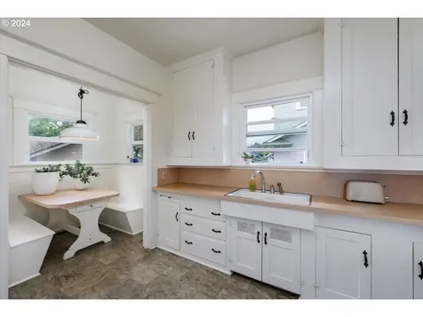 4516 SE Harrison Street Portland OR 97215