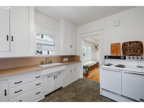 4516 SE Harrison Street Portland OR 97215