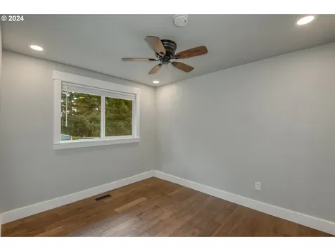 19496 S South End Road Oregon City OR 97045