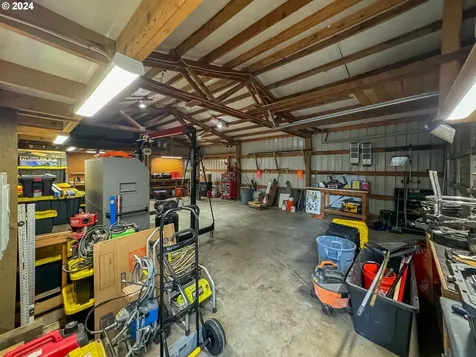 19496 S South End Road Oregon City OR 97045