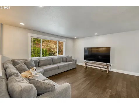19496 S South End Road Oregon City OR 97045