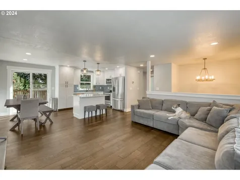 19496 S South End Road Oregon City OR 97045
