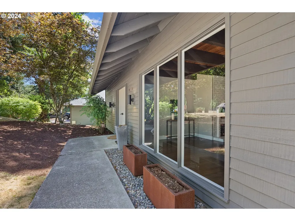 8775 Sw Bridletrail Avenue Beaverton OR 97008