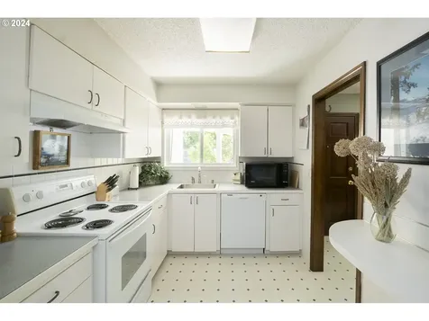 6909 Sw 54th Avenue Portland OR 97219