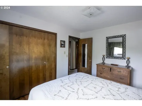6909 Sw 54th Avenue Portland OR 97219