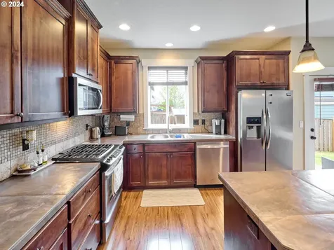 14688 Sourwood Street Oregon City OR 97045