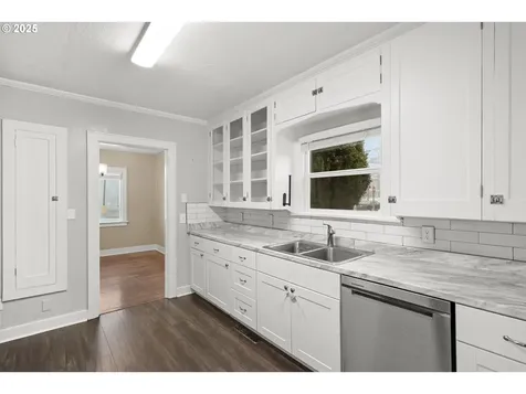 215 W Gilliam Street Condon OR 97823