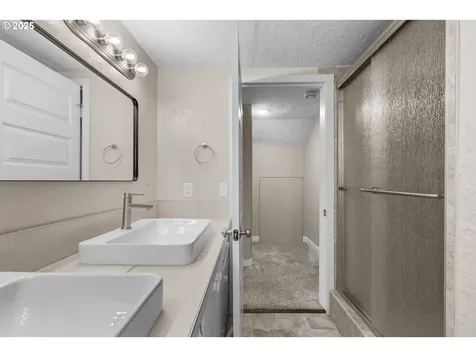 215 W Gilliam Street Condon OR 97823
