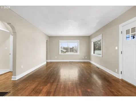 215 W Gilliam Street Condon OR 97823