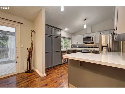 1011 Nw 58th Street Vancouver WA 98663