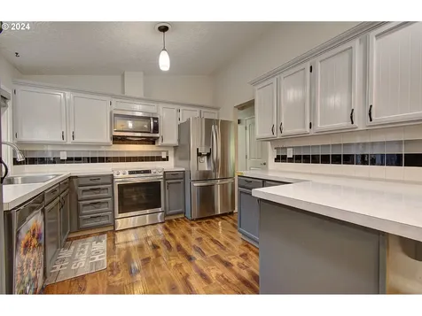 1011 Nw 58th Street Vancouver WA 98663