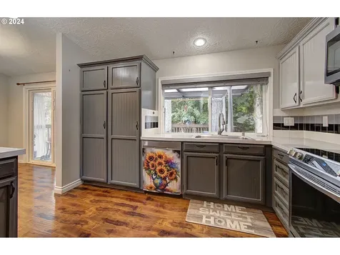 1011 Nw 58th Street Vancouver WA 98663