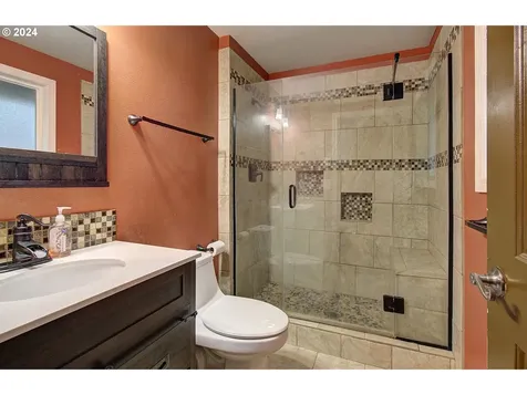 1011 Nw 58th Street Vancouver WA 98663
