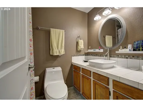 1011 Nw 58th Street Vancouver WA 98663