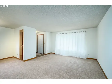 137 NE Kingwood Drive Mcminnville OR 97128