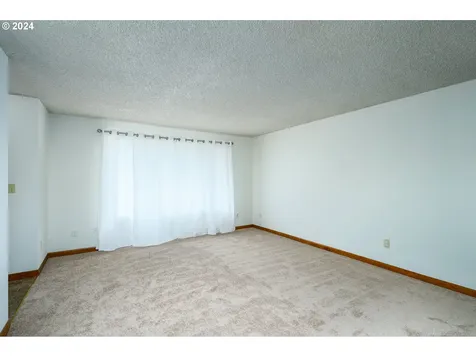 137 NE Kingwood Drive Mcminnville OR 97128