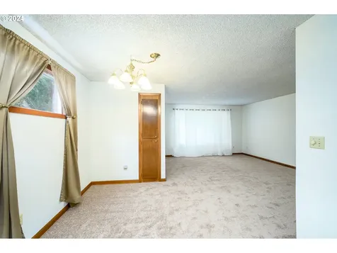 137 NE Kingwood Drive Mcminnville OR 97128