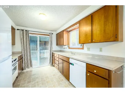 137 NE Kingwood Drive Mcminnville OR 97128