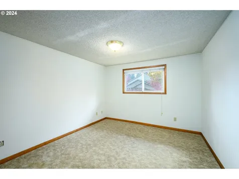 137 NE Kingwood Drive Mcminnville OR 97128