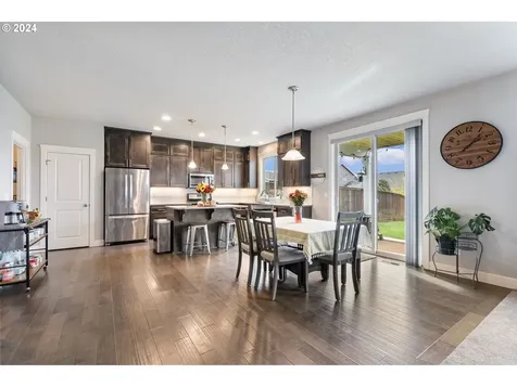 10002 NE 34th Place Vancouver WA 98686