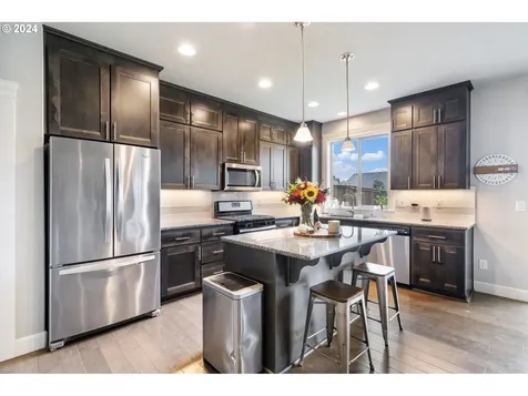 10002 NE 34th Place Vancouver WA 98686