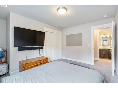 10002 NE 34th Place Vancouver WA 98686